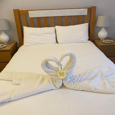 Bournemouth Hot Tub & Sauna Holiday Let المظهر الخارجي الصورة