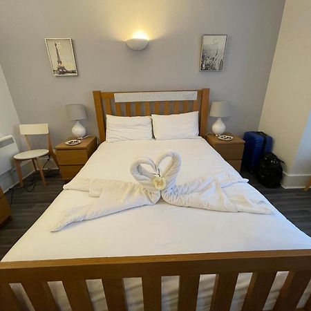Bournemouth Hot Tub & Sauna Holiday Let المظهر الخارجي الصورة