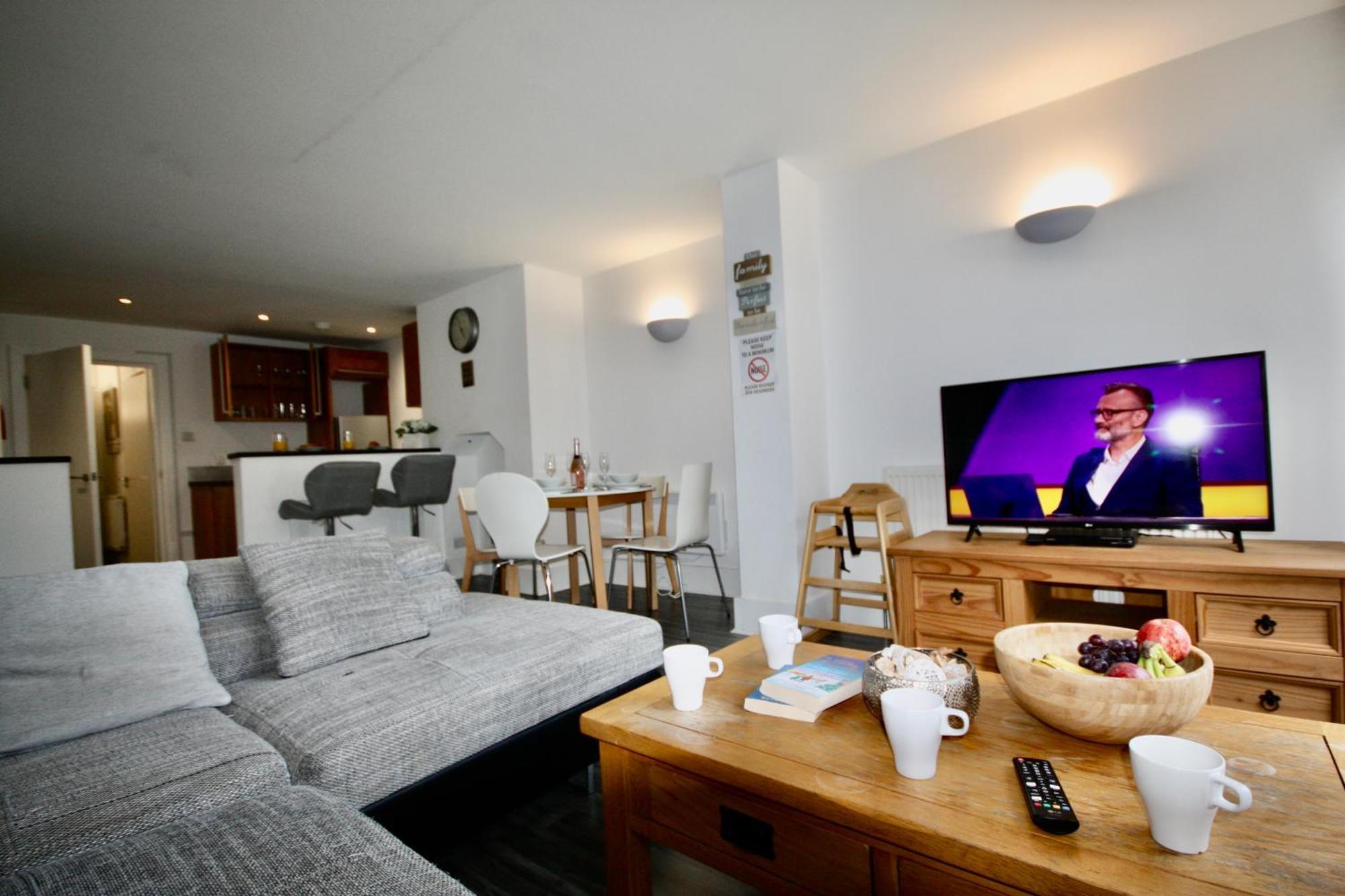 Bournemouth Hot Tub & Sauna Holiday Let المظهر الخارجي الصورة