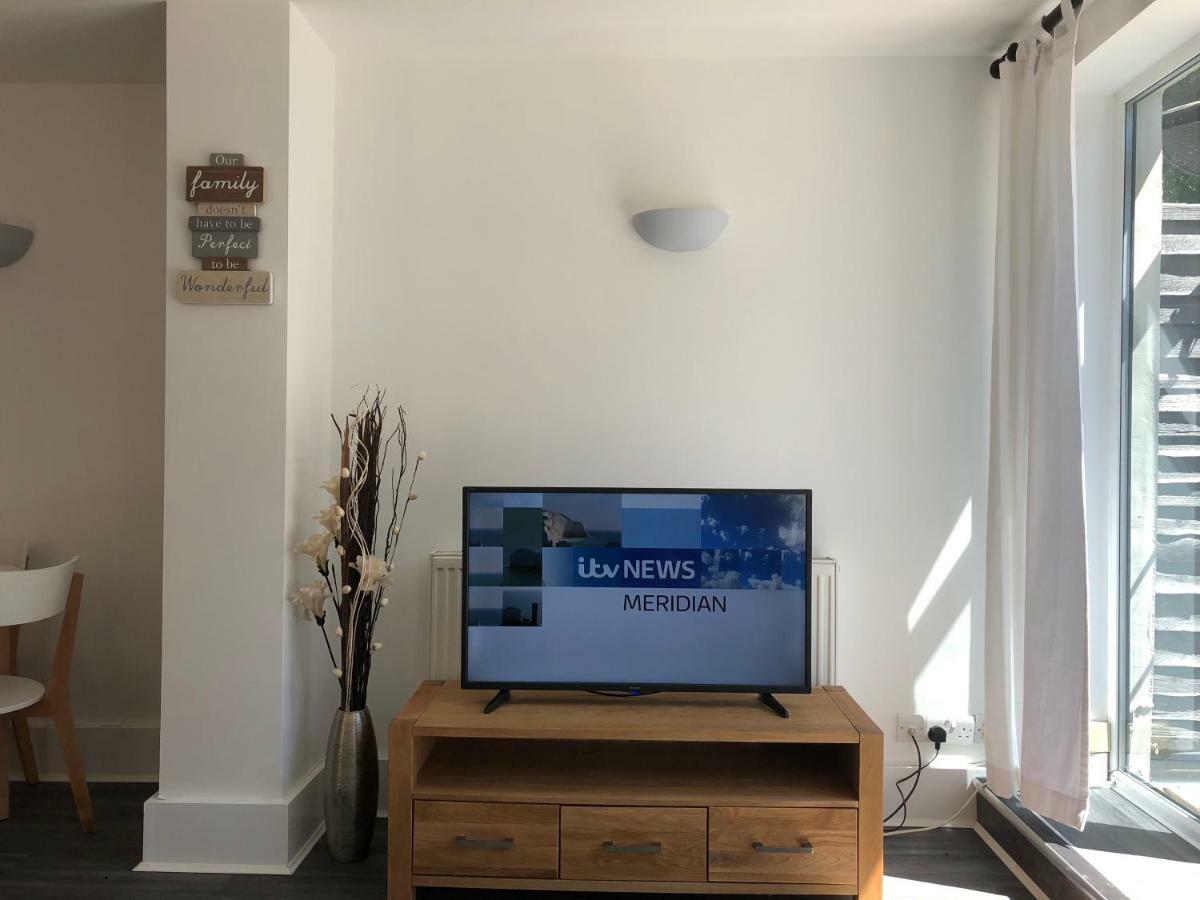 Bournemouth Hot Tub & Sauna Holiday Let المظهر الخارجي الصورة