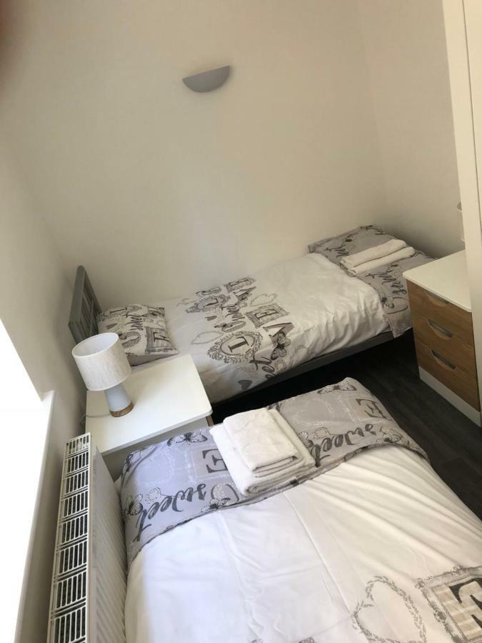 Bournemouth Hot Tub & Sauna Holiday Let المظهر الخارجي الصورة