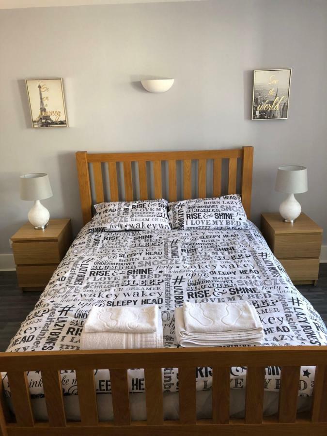 Bournemouth Hot Tub & Sauna Holiday Let المظهر الخارجي الصورة